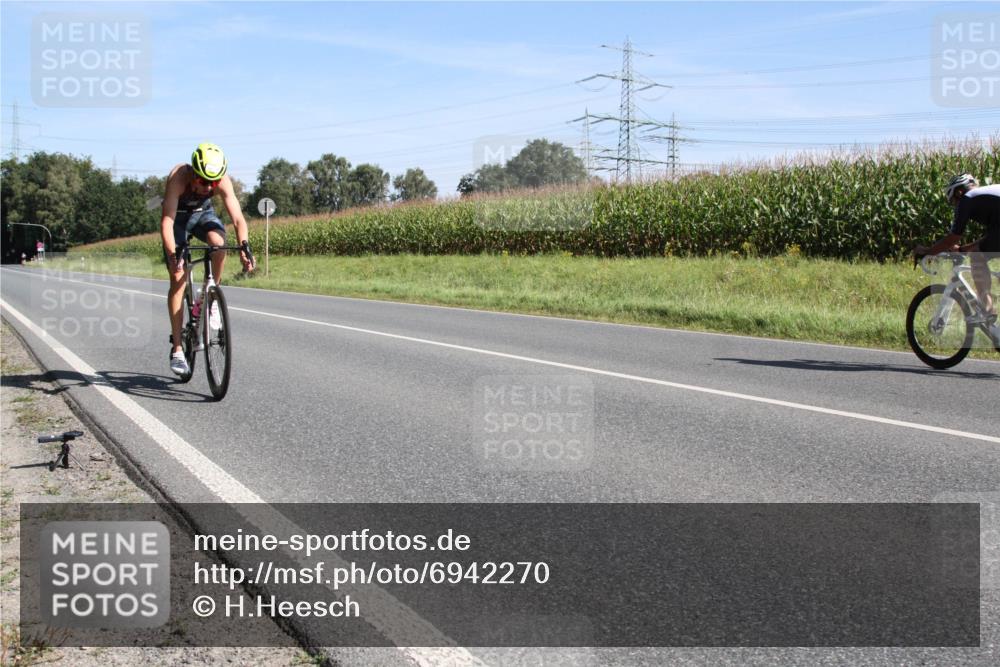 01.09.2024 - 17. Tribühne Triathlon H.Heesch http://msf.ph/oto/6942270 01.09.2024 11:06:06 Radfahren 317, 387, 431 meine-sportfotos.de