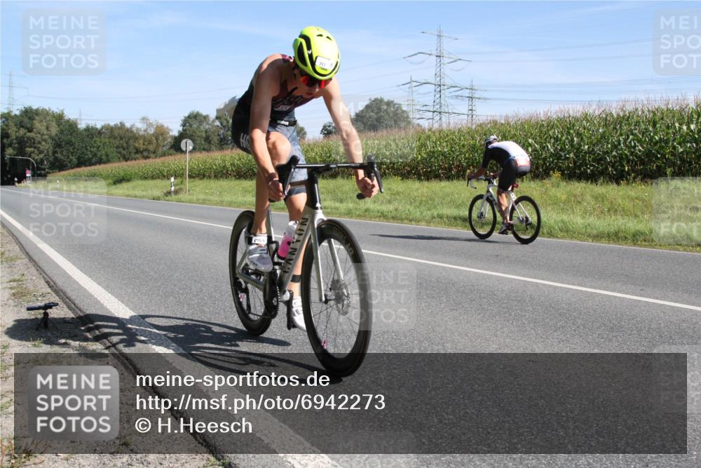 01.09.2024 - 17. Tribühne Triathlon H.Heesch http://msf.ph/oto/6942273 01.09.2024 11:06:06 Radfahren 317, 387, 431 meine-sportfotos.de