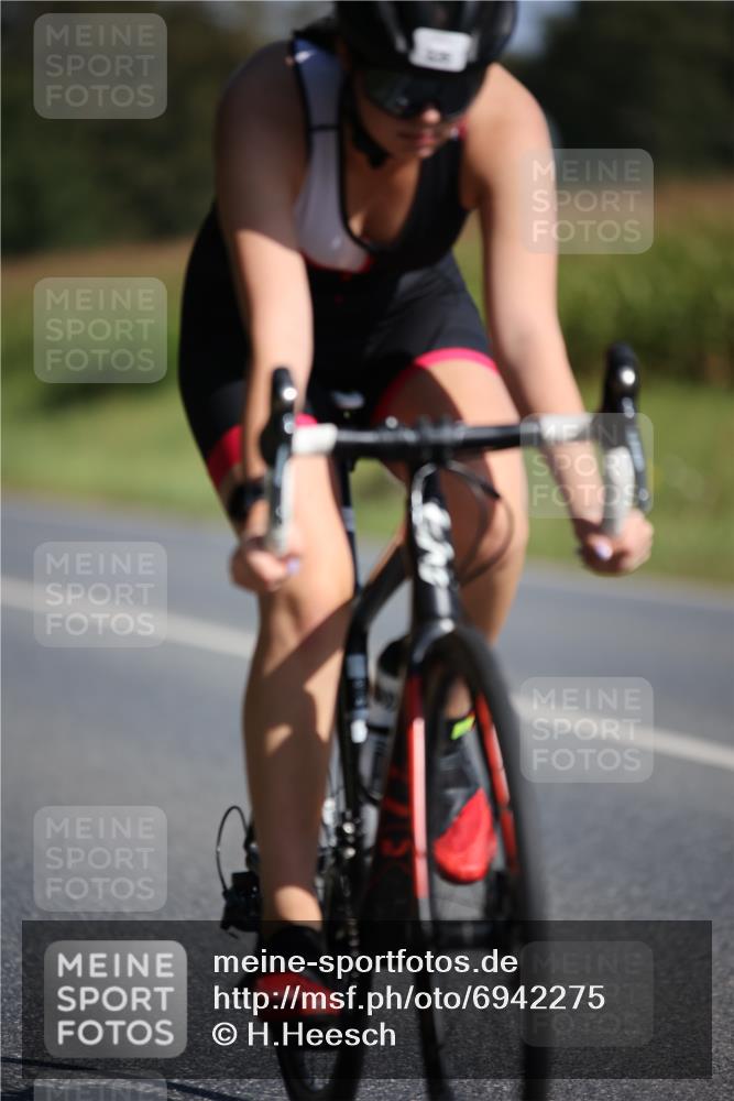 01.09.2024 - 17. Tribühne Triathlon H.Heesch http://msf.ph/oto/6942275 01.09.2024 11:19:06 Radfahren 328, 335 meine-sportfotos.de