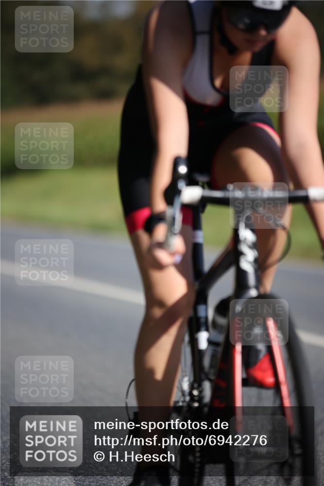 01.09.2024 - 17. Tribühne Triathlon H.Heesch http://msf.ph/oto/6942276 01.09.2024 11:19:06 Radfahren 328, 335 meine-sportfotos.de