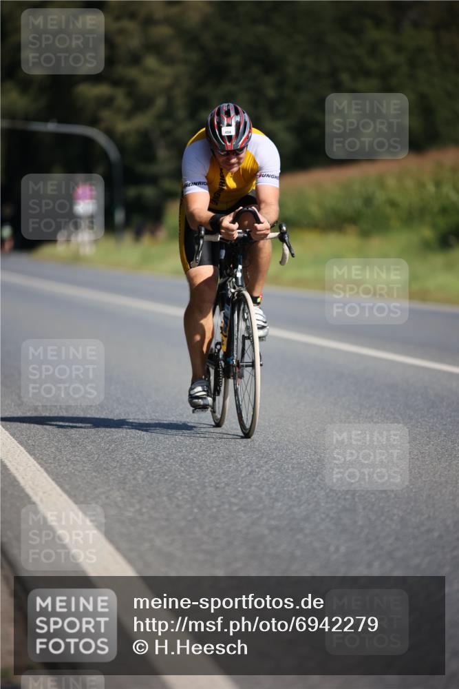 01.09.2024 - 17. Tribühne Triathlon H.Heesch http://msf.ph/oto/6942279 01.09.2024 11:19:17 Radfahren 364, 404, 433 meine-sportfotos.de