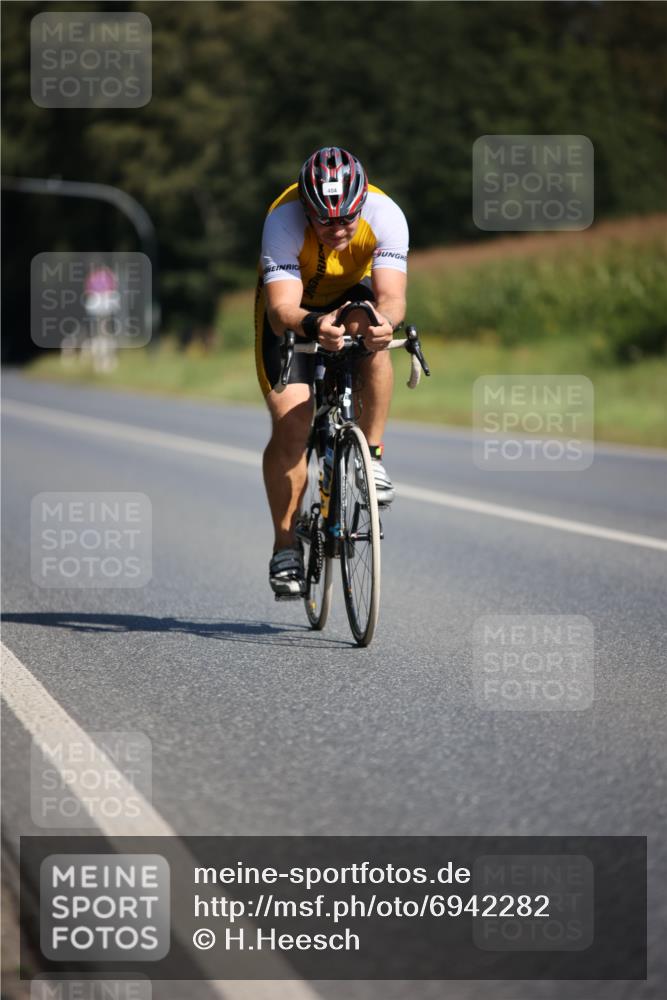 01.09.2024 - 17. Tribühne Triathlon H.Heesch http://msf.ph/oto/6942282 01.09.2024 11:19:17 Radfahren 364, 404, 433 meine-sportfotos.de