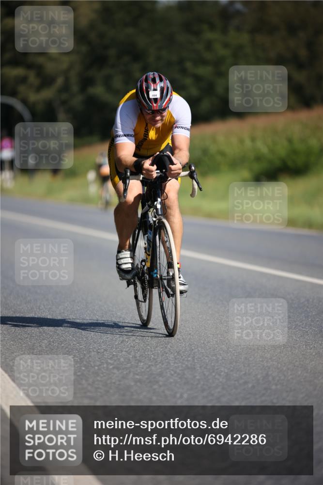 01.09.2024 - 17. Tribühne Triathlon H.Heesch http://msf.ph/oto/6942286 01.09.2024 11:19:17 Radfahren 364, 404, 433 meine-sportfotos.de
