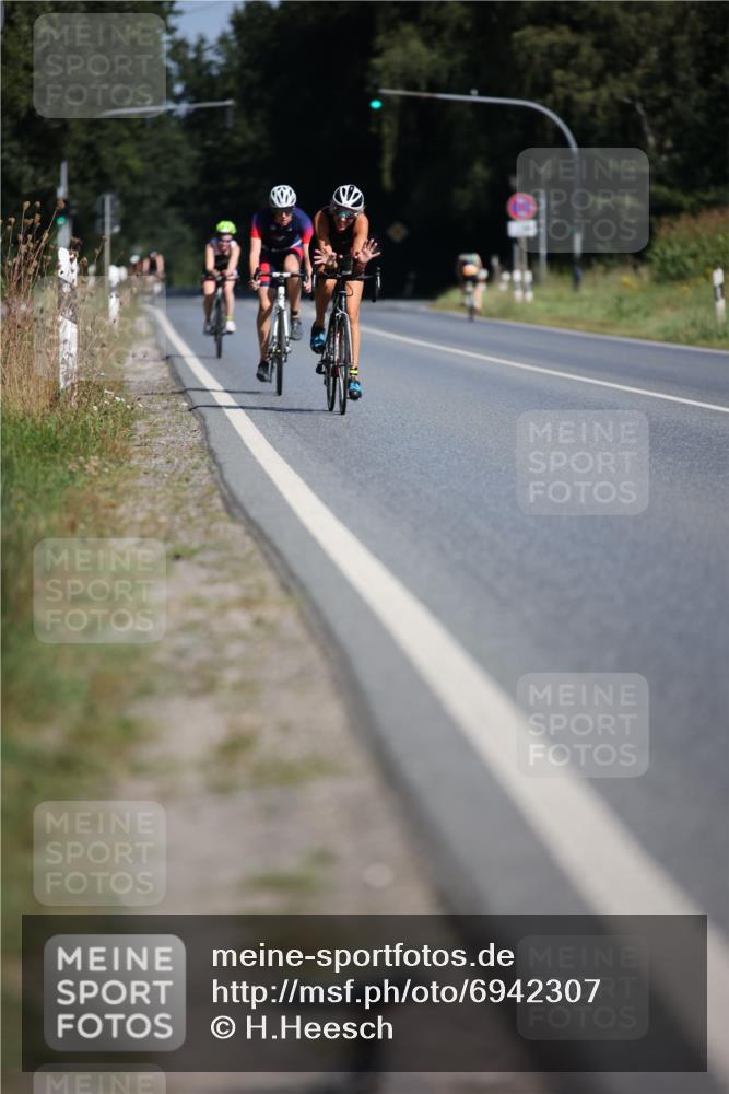 01.09.2024 - 17. Tribühne Triathlon H.Heesch http://msf.ph/oto/6942307 01.09.2024 11:19:24 Radfahren 336, 431, 433, 1479 meine-sportfotos.de