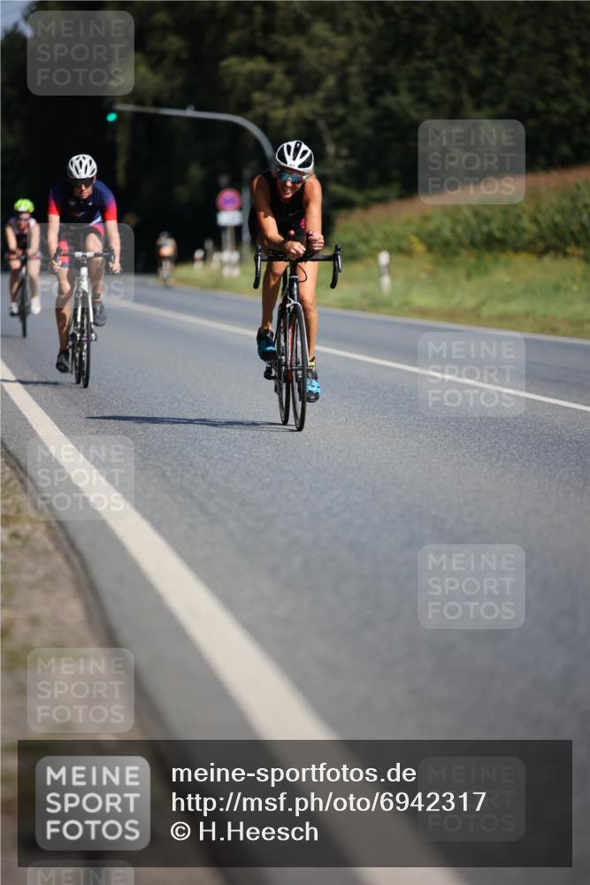 01.09.2024 - 17. Tribühne Triathlon H.Heesch http://msf.ph/oto/6942317 01.09.2024 11:19:26 Radfahren 336, 431, 1479 meine-sportfotos.de