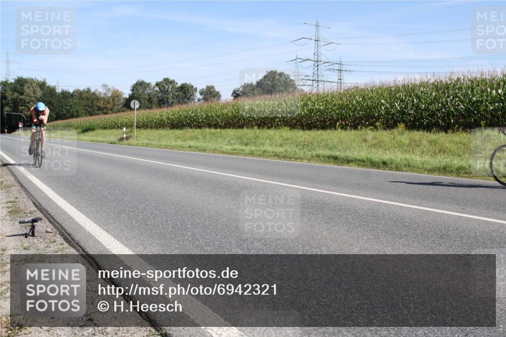 01.09.2024 - 17. Tribühne Triathlon H.Heesch http://msf.ph/oto/6942321 01.09.2024 11:07:40 Radfahren 60, 351, 427 meine-sportfotos.de