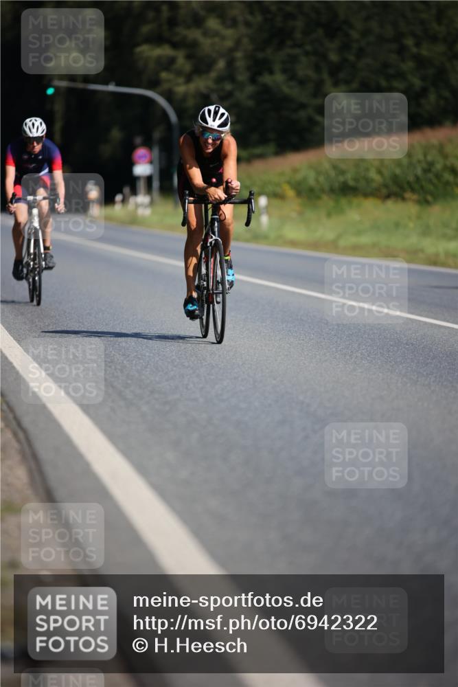 01.09.2024 - 17. Tribühne Triathlon H.Heesch http://msf.ph/oto/6942322 01.09.2024 11:19:26 Radfahren 336, 431, 1479 meine-sportfotos.de