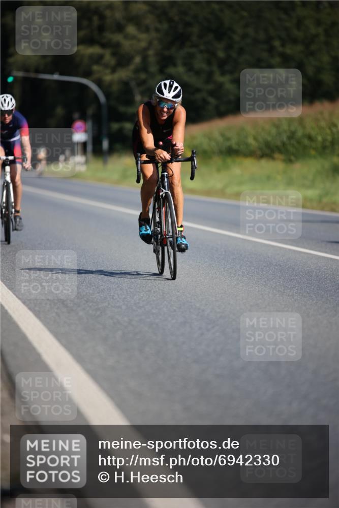 01.09.2024 - 17. Tribühne Triathlon H.Heesch http://msf.ph/oto/6942330 01.09.2024 11:19:26 Radfahren 336, 431, 1479 meine-sportfotos.de