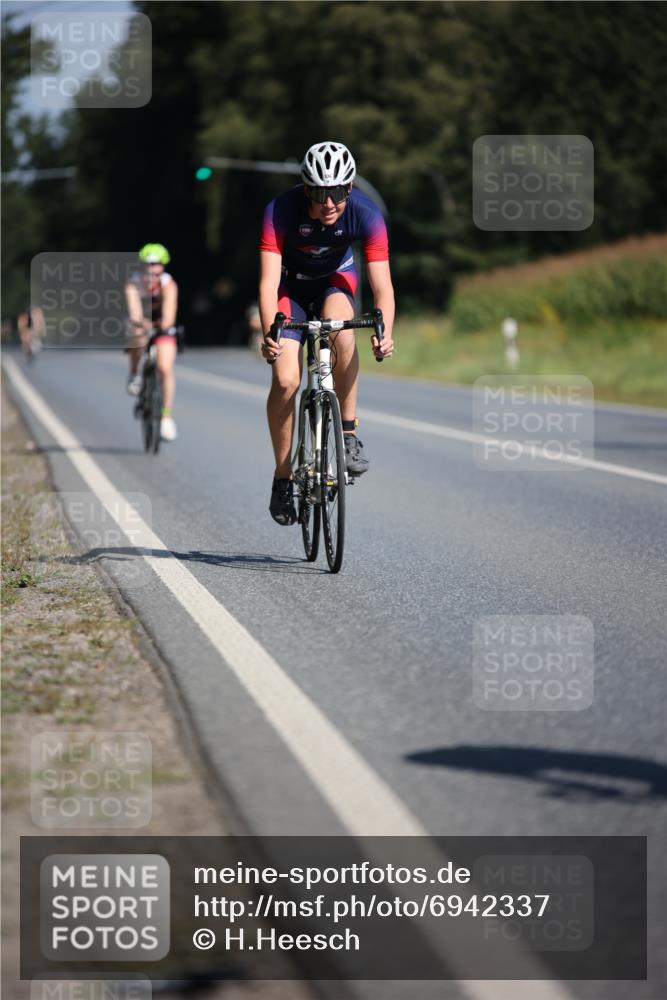 01.09.2024 - 17. Tribühne Triathlon H.Heesch http://msf.ph/oto/6942337 01.09.2024 11:19:28 Radfahren 336, 431, 1479 meine-sportfotos.de