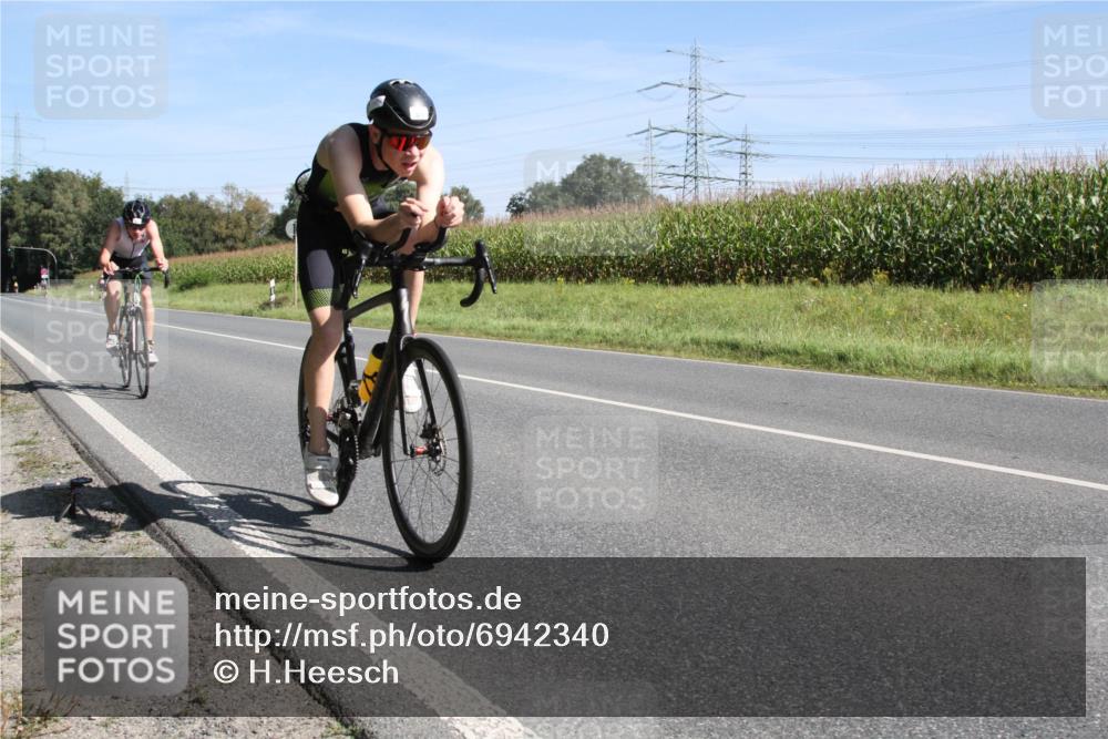 01.09.2024 - 17. Tribühne Triathlon H.Heesch http://msf.ph/oto/6942340 01.09.2024 11:08:05 Radfahren 323, 327, 373 meine-sportfotos.de