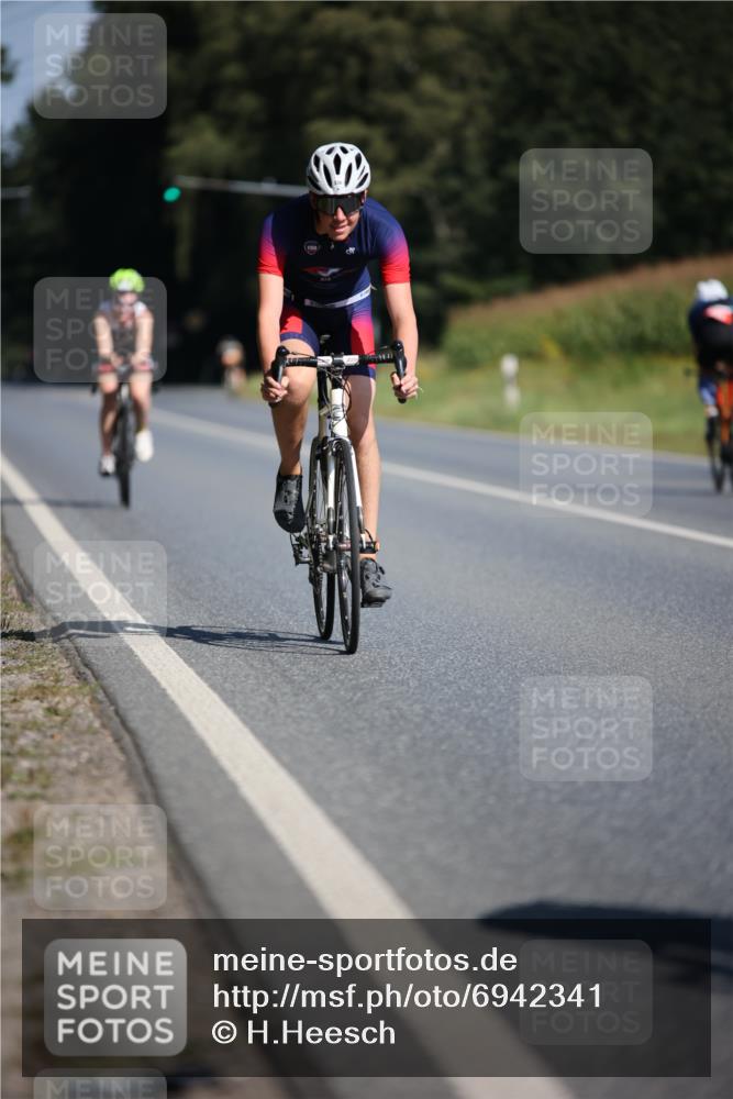 01.09.2024 - 17. Tribühne Triathlon H.Heesch http://msf.ph/oto/6942341 01.09.2024 11:19:28 Radfahren 336, 431, 1479 meine-sportfotos.de