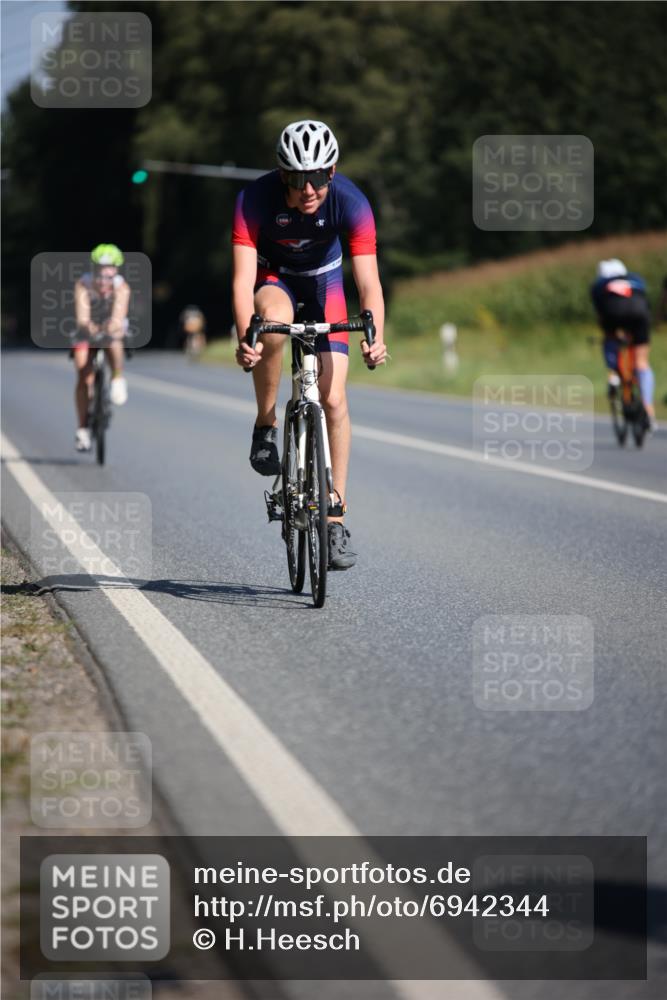 01.09.2024 - 17. Tribühne Triathlon H.Heesch http://msf.ph/oto/6942344 01.09.2024 11:19:28 Radfahren 336, 431, 1479 meine-sportfotos.de