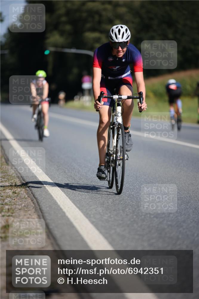 01.09.2024 - 17. Tribühne Triathlon H.Heesch http://msf.ph/oto/6942351 01.09.2024 11:19:28 Radfahren 336, 431, 1479 meine-sportfotos.de