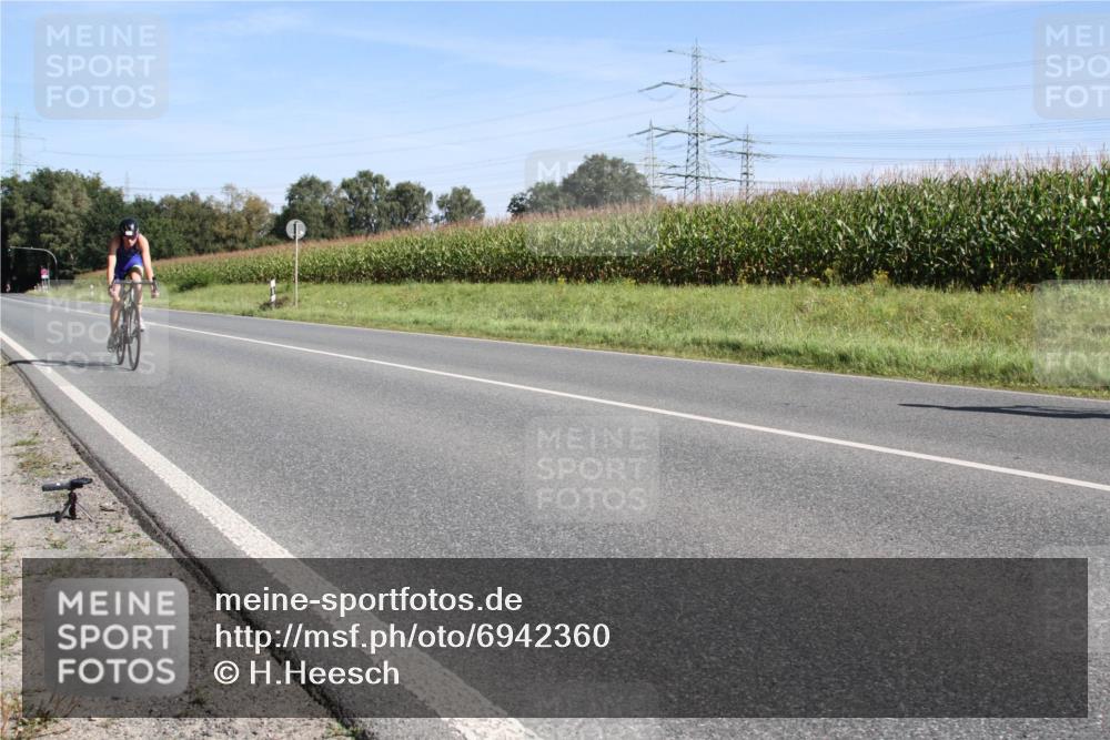 01.09.2024 - 17. Tribühne Triathlon H.Heesch http://msf.ph/oto/6942360 01.09.2024 11:08:30 Radfahren 325, 332, 334, 342, 370, 416, 437 meine-sportfotos.de