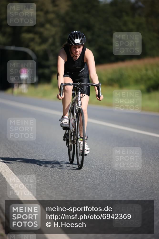 01.09.2024 - 17. Tribühne Triathlon H.Heesch http://msf.ph/oto/6942369 01.09.2024 11:19:42 Radfahren 313, 363 meine-sportfotos.de