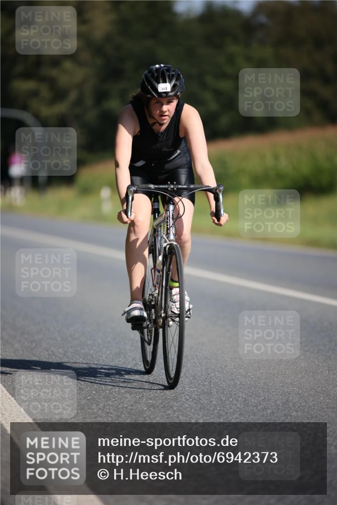 01.09.2024 - 17. Tribühne Triathlon H.Heesch http://msf.ph/oto/6942373 01.09.2024 11:19:42 Radfahren 313, 363 meine-sportfotos.de