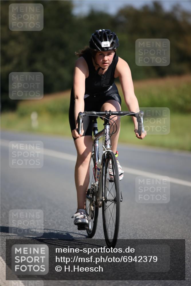 01.09.2024 - 17. Tribühne Triathlon H.Heesch http://msf.ph/oto/6942379 01.09.2024 11:19:42 Radfahren 313, 363 meine-sportfotos.de