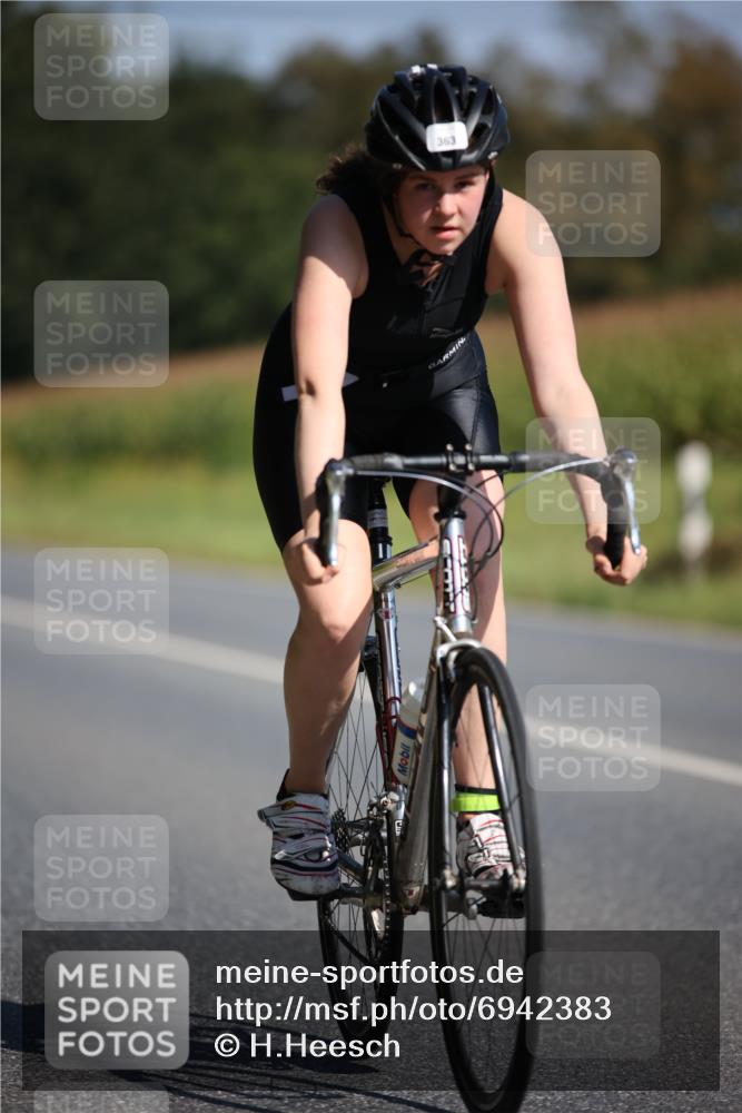 01.09.2024 - 17. Tribühne Triathlon H.Heesch http://msf.ph/oto/6942383 01.09.2024 11:19:42 Radfahren 313, 363 meine-sportfotos.de