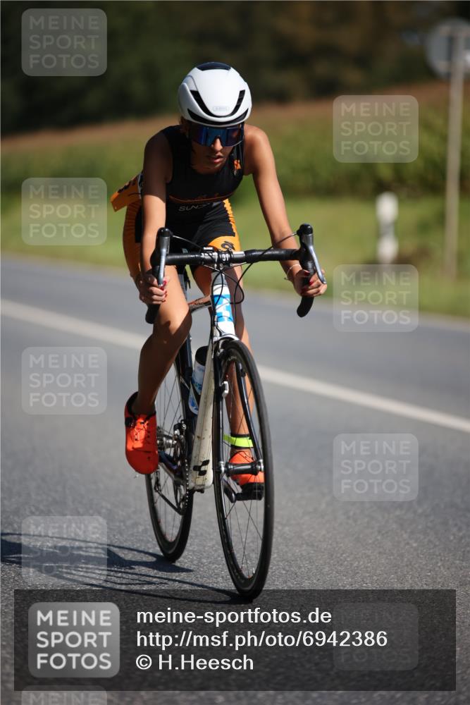 01.09.2024 - 17. Tribühne Triathlon H.Heesch http://msf.ph/oto/6942386 01.09.2024 11:19:48 Radfahren 313 meine-sportfotos.de