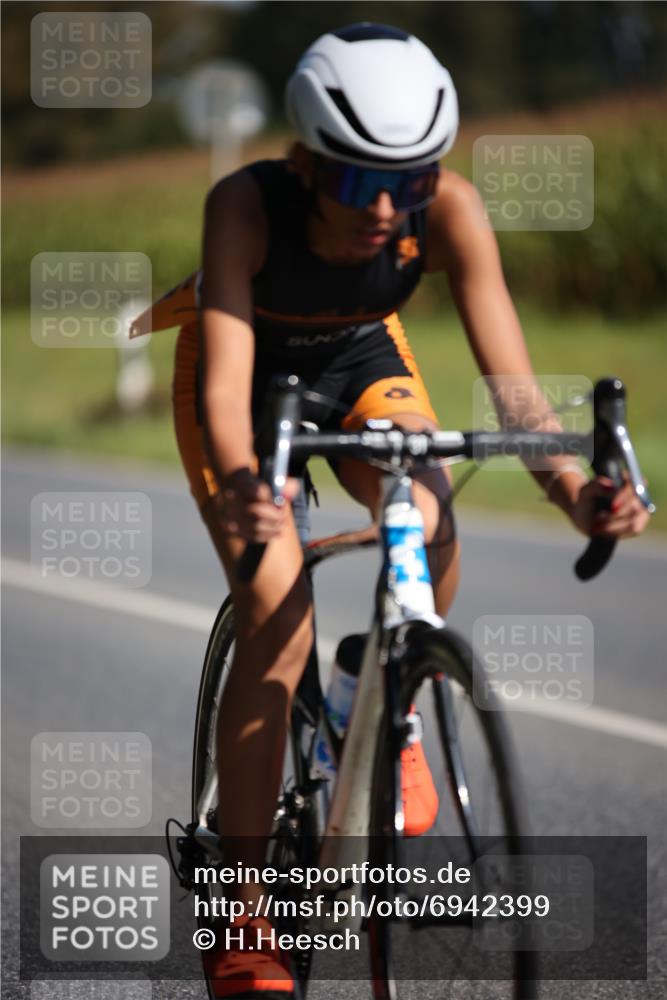 01.09.2024 - 17. Tribühne Triathlon H.Heesch http://msf.ph/oto/6942399 01.09.2024 11:19:49 Radfahren 313 meine-sportfotos.de