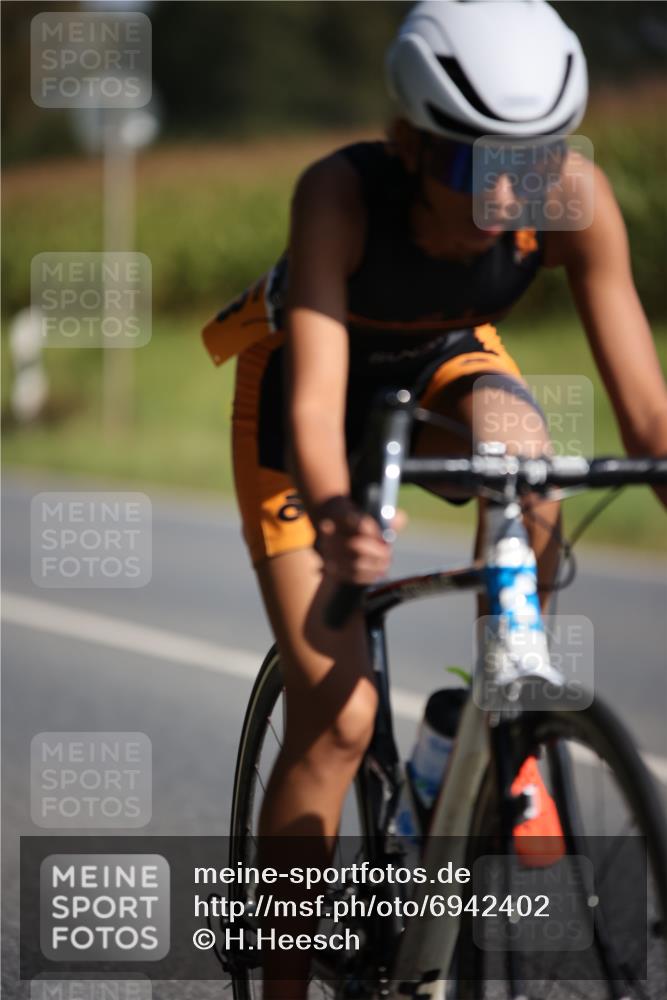 01.09.2024 - 17. Tribühne Triathlon H.Heesch http://msf.ph/oto/6942402 01.09.2024 11:19:49 Radfahren 313 meine-sportfotos.de