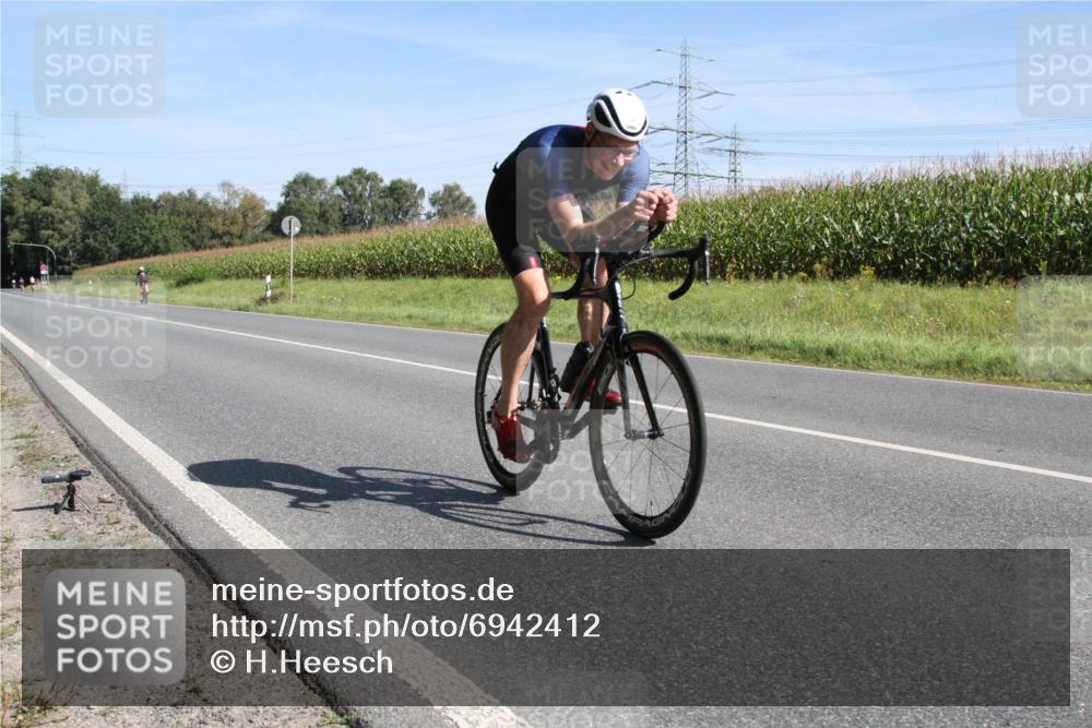 01.09.2024 - 17. Tribühne Triathlon H.Heesch http://msf.ph/oto/6942412 01.09.2024 11:09:51 Radfahren 310, 396 meine-sportfotos.de