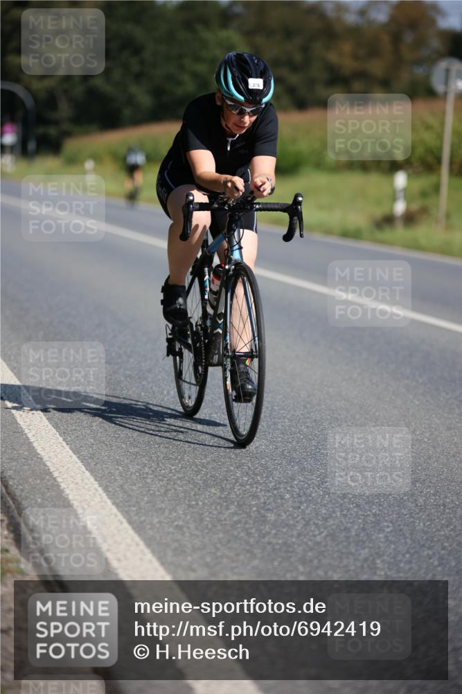 01.09.2024 - 17. Tribühne Triathlon H.Heesch http://msf.ph/oto/6942419 01.09.2024 11:21:20 Radfahren 366, 369, 376, 383, 399, 411, 442 meine-sportfotos.de