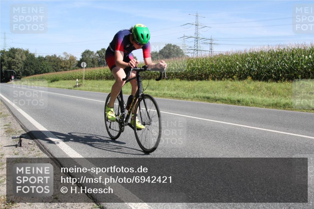 01.09.2024 - 17. Tribühne Triathlon H.Heesch http://msf.ph/oto/6942421 01.09.2024 11:10:27 Radfahren 337 meine-sportfotos.de
