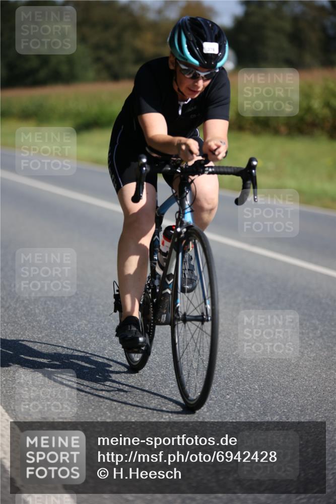 01.09.2024 - 17. Tribühne Triathlon H.Heesch http://msf.ph/oto/6942428 01.09.2024 11:21:20 Radfahren 366, 369, 376, 383, 399, 411, 442 meine-sportfotos.de