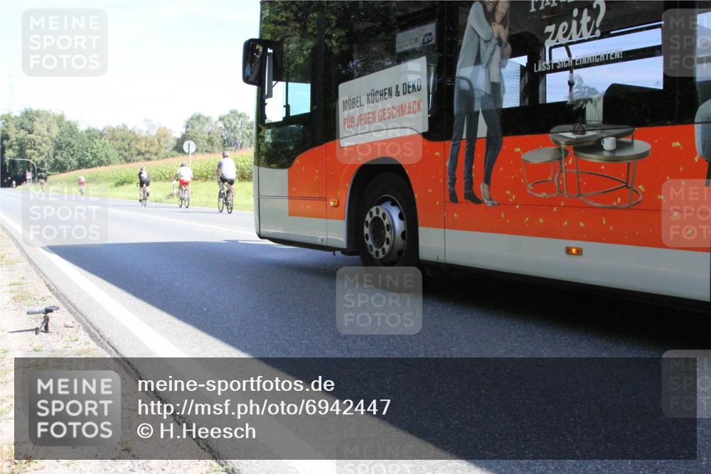 01.09.2024 - 17. Tribühne Triathlon H.Heesch http://msf.ph/oto/6942447 01.09.2024 11:10:50 Radfahren 333, 388, 403, 421, 429 meine-sportfotos.de