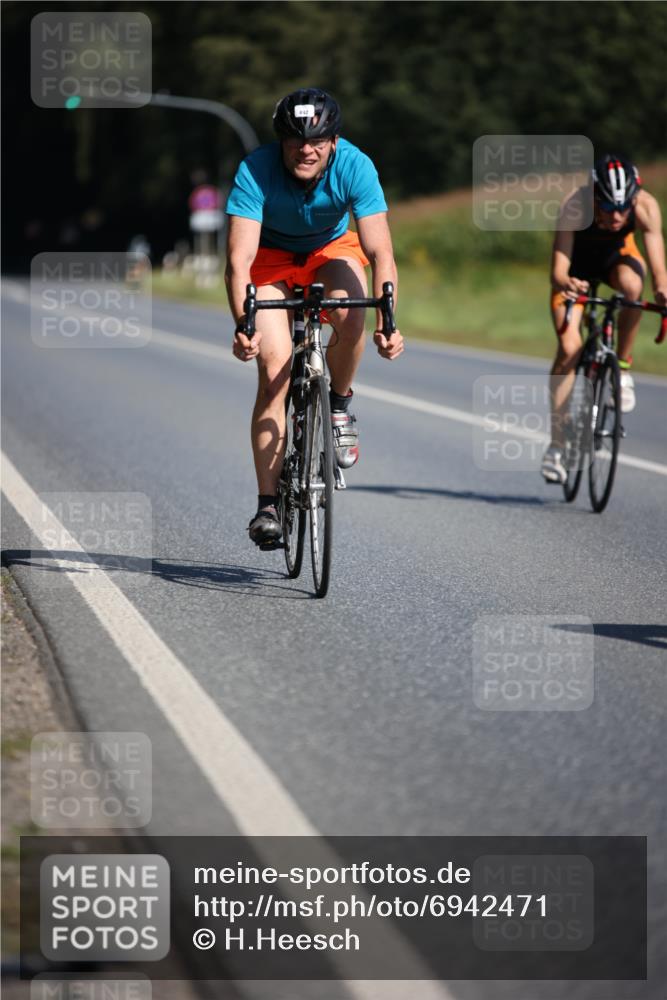 01.09.2024 - 17. Tribühne Triathlon H.Heesch http://msf.ph/oto/6942471 01.09.2024 11:21:29 Radfahren 366, 383, 386, 399, 442 meine-sportfotos.de