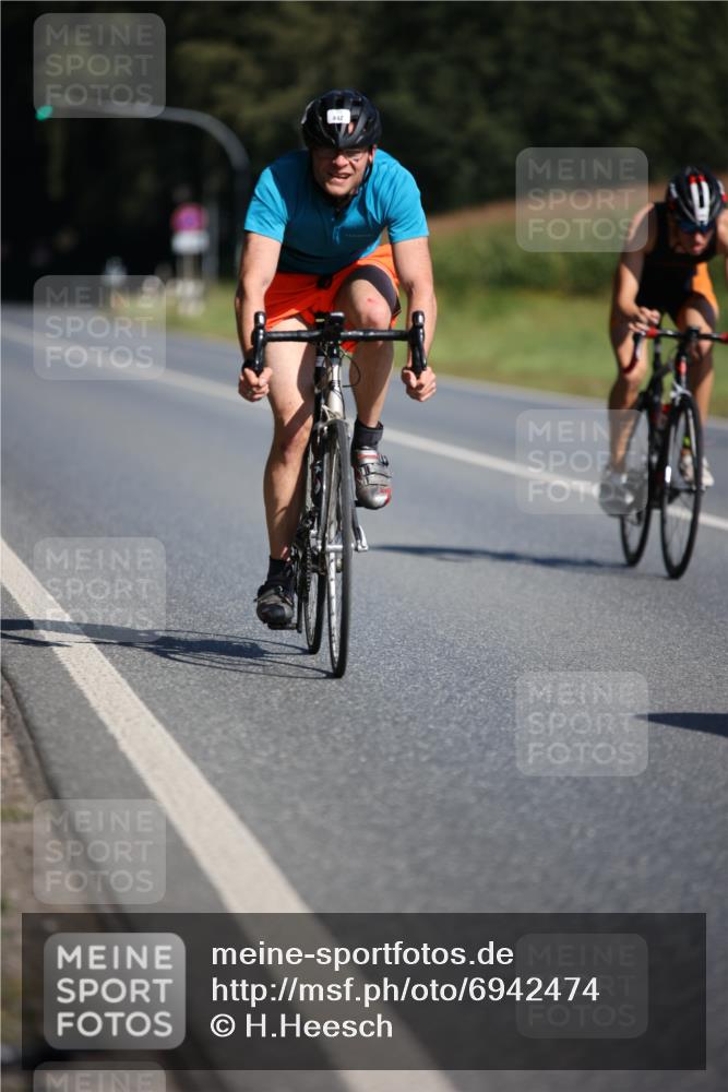 01.09.2024 - 17. Tribühne Triathlon H.Heesch http://msf.ph/oto/6942474 01.09.2024 11:21:29 Radfahren 366, 383, 386, 399, 442 meine-sportfotos.de