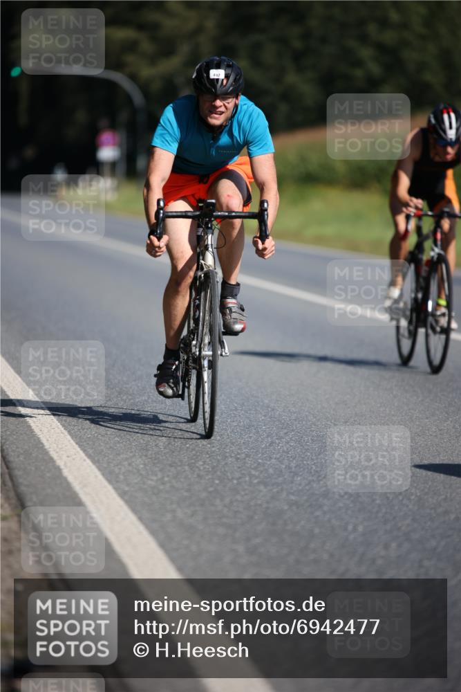 01.09.2024 - 17. Tribühne Triathlon H.Heesch http://msf.ph/oto/6942477 01.09.2024 11:21:29 Radfahren 366, 383, 386, 399, 442 meine-sportfotos.de