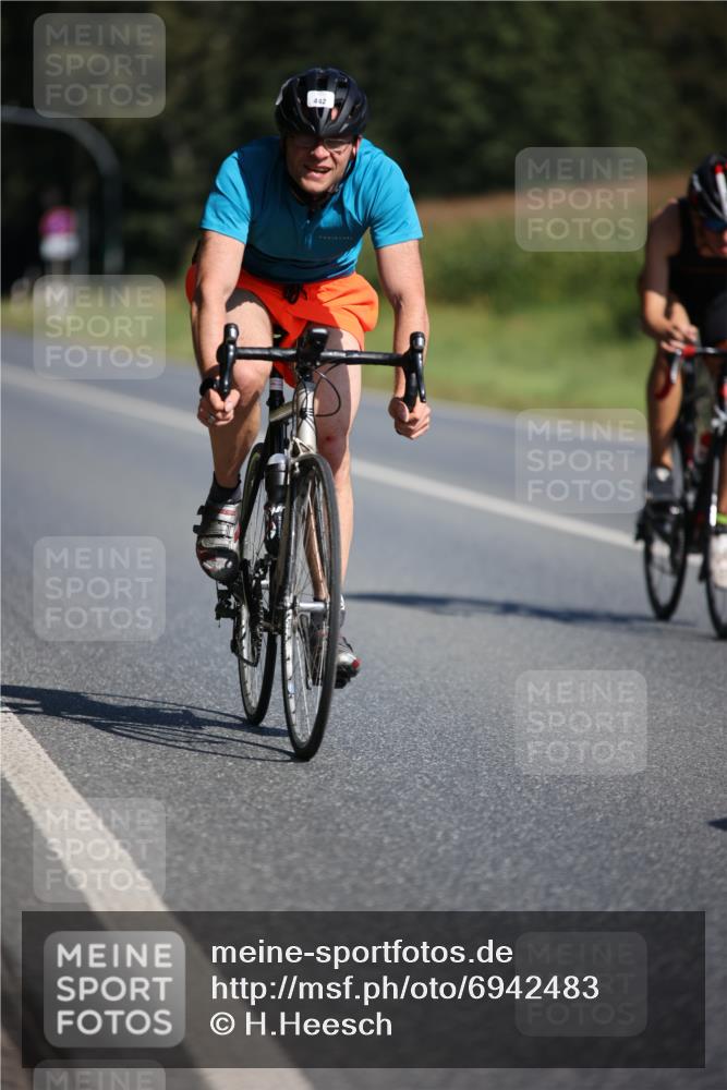 01.09.2024 - 17. Tribühne Triathlon H.Heesch http://msf.ph/oto/6942483 01.09.2024 11:21:29 Radfahren 366, 383, 386, 399, 442 meine-sportfotos.de