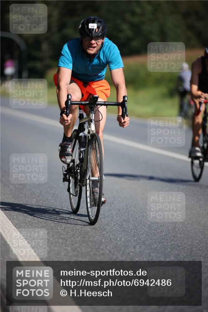 01.09.2024 - 17. Tribühne Triathlon H.Heesch http://msf.ph/oto/6942486 01.09.2024 11:21:29 Radfahren 366, 383, 386, 399, 442 meine-sportfotos.de