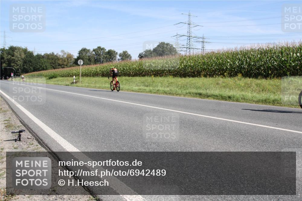 01.09.2024 - 17. Tribühne Triathlon H.Heesch http://msf.ph/oto/6942489 01.09.2024 11:11:23 Radfahren 384, 436 meine-sportfotos.de