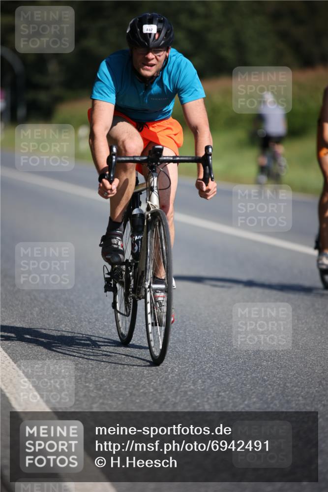 01.09.2024 - 17. Tribühne Triathlon H.Heesch http://msf.ph/oto/6942491 01.09.2024 11:21:29 Radfahren 366, 383, 386, 399, 442 meine-sportfotos.de