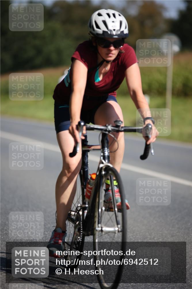 01.09.2024 - 17. Tribühne Triathlon H.Heesch http://msf.ph/oto/6942512 01.09.2024 11:21:53 Radfahren 308, 309, 361, 385, 413, 420, 428 meine-sportfotos.de