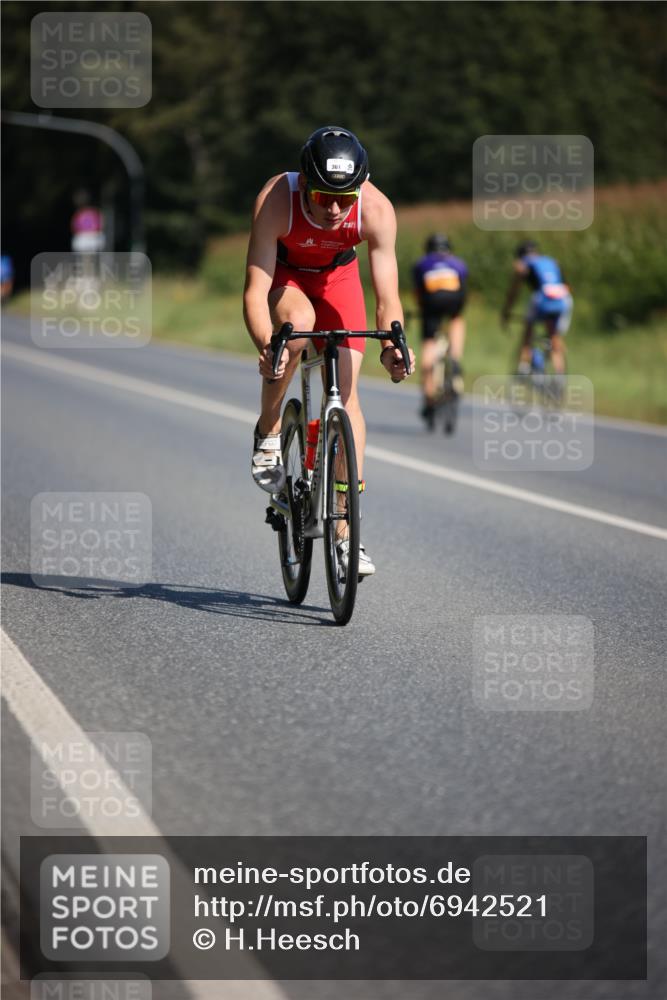 01.09.2024 - 17. Tribühne Triathlon H.Heesch http://msf.ph/oto/6942521 01.09.2024 11:21:58 Radfahren 309, 317, 361, 428 meine-sportfotos.de