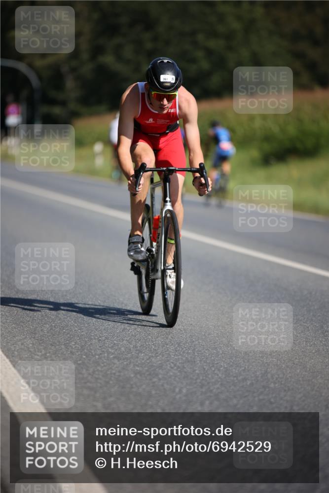 01.09.2024 - 17. Tribühne Triathlon H.Heesch http://msf.ph/oto/6942529 01.09.2024 11:21:58 Radfahren 309, 317, 361, 428 meine-sportfotos.de