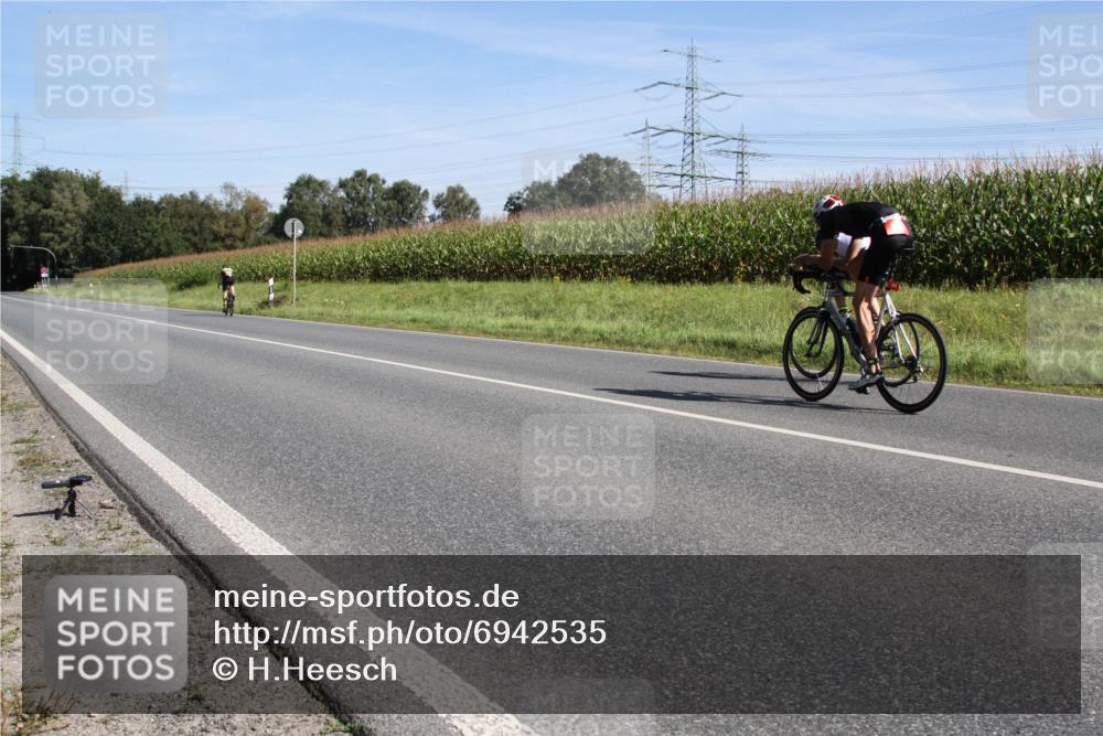 01.09.2024 - 17. Tribühne Triathlon H.Heesch http://msf.ph/oto/6942535 01.09.2024 11:12:41 Radfahren 323, 327, 331, 397 meine-sportfotos.de