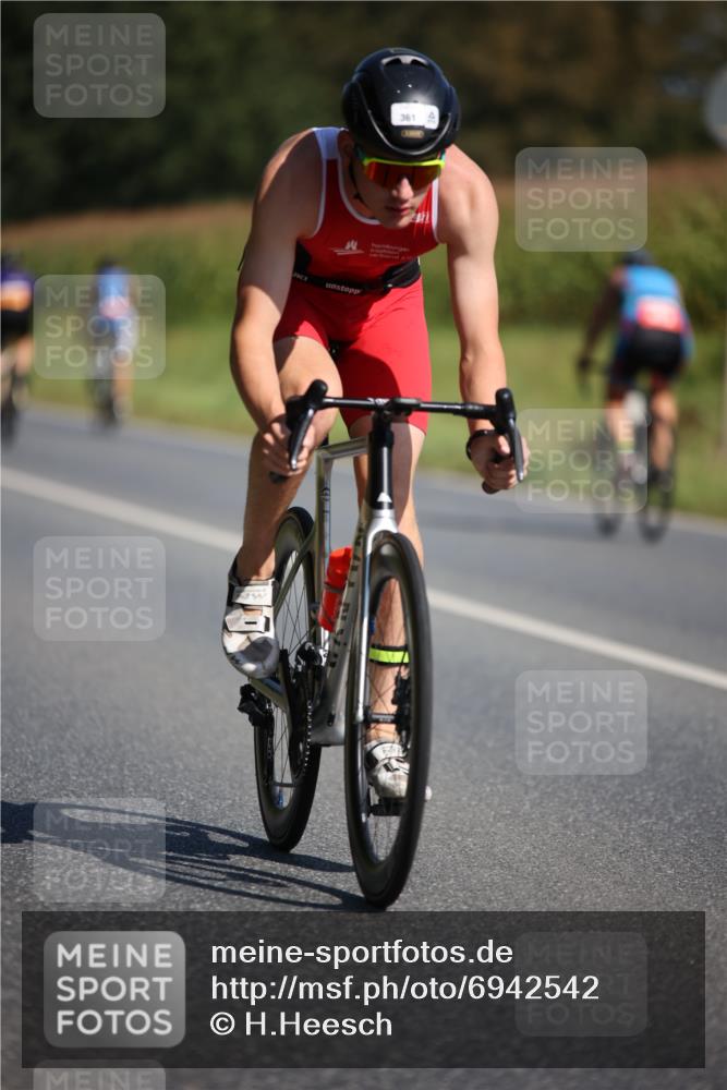 01.09.2024 - 17. Tribühne Triathlon H.Heesch http://msf.ph/oto/6942542 01.09.2024 11:21:58 Radfahren 309, 317, 361, 428 meine-sportfotos.de