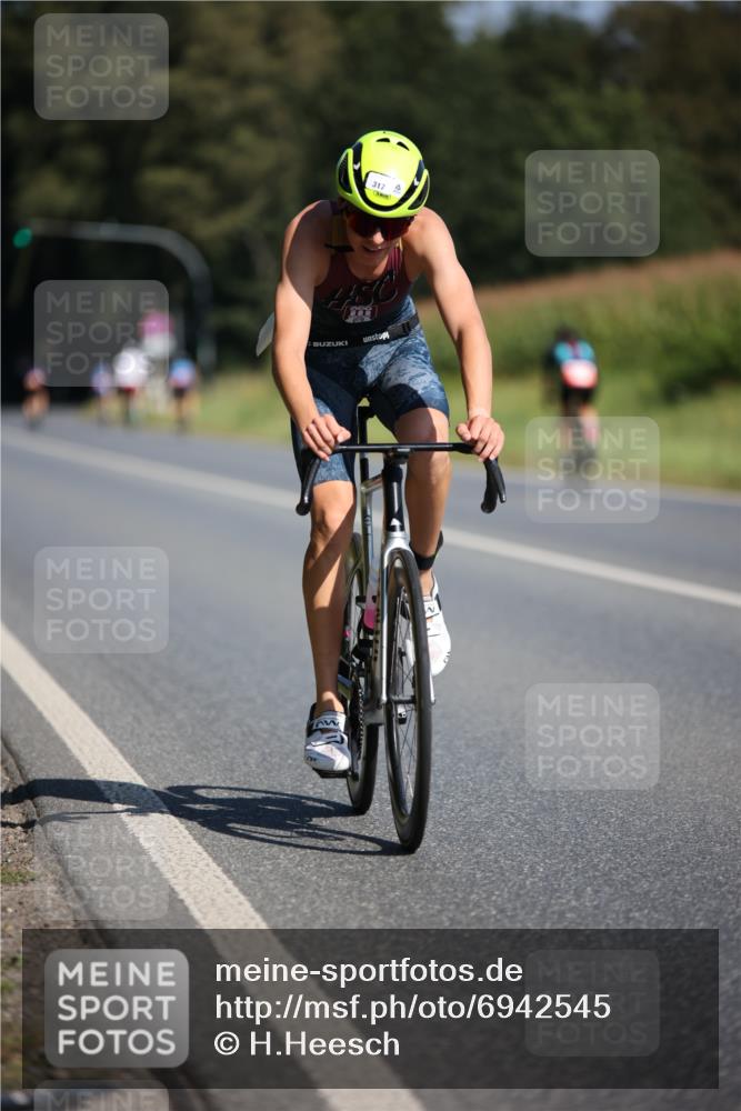 01.09.2024 - 17. Tribühne Triathlon H.Heesch http://msf.ph/oto/6942545 01.09.2024 11:22:06 Radfahren 317, 355, 384, 394, 426, 436, 454 meine-sportfotos.de