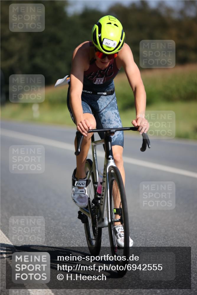 01.09.2024 - 17. Tribühne Triathlon H.Heesch http://msf.ph/oto/6942555 01.09.2024 11:22:06 Radfahren 317, 355, 384, 394, 426, 436, 454 meine-sportfotos.de