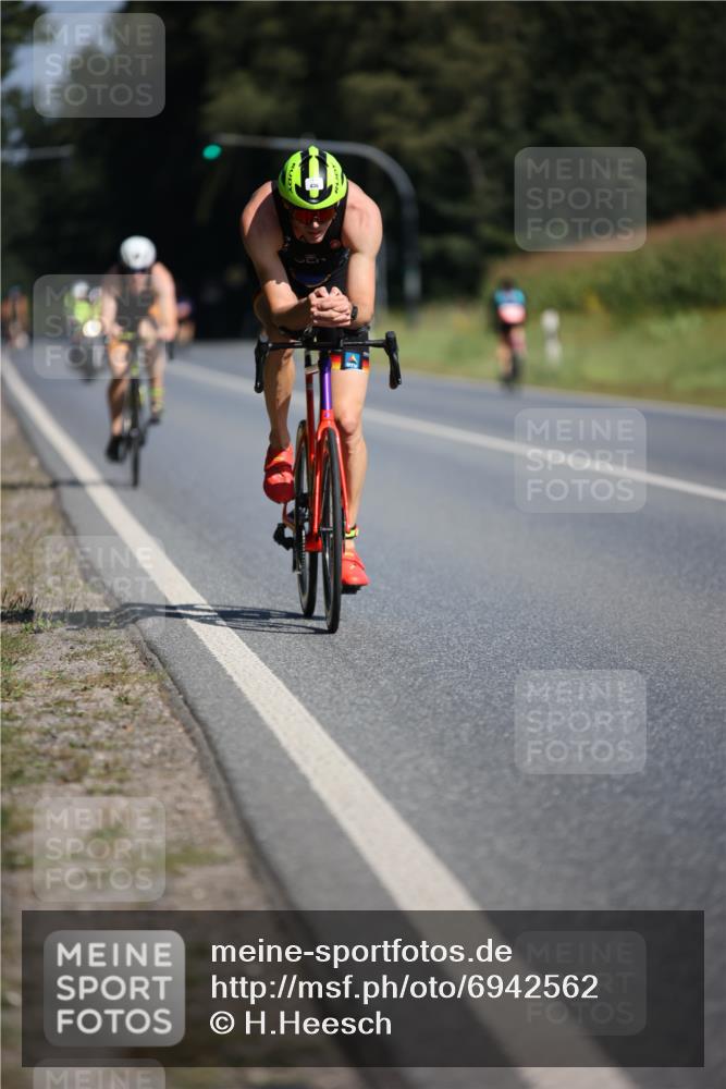 01.09.2024 - 17. Tribühne Triathlon H.Heesch http://msf.ph/oto/6942562 01.09.2024 11:22:10 Radfahren 355, 384, 394, 426, 436, 454 meine-sportfotos.de