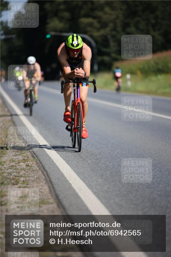 01.09.2024 - 17. Tribühne Triathlon H.Heesch http://msf.ph/oto/6942565 01.09.2024 11:22:10 Radfahren 355, 384, 394, 426, 436, 454 meine-sportfotos.de