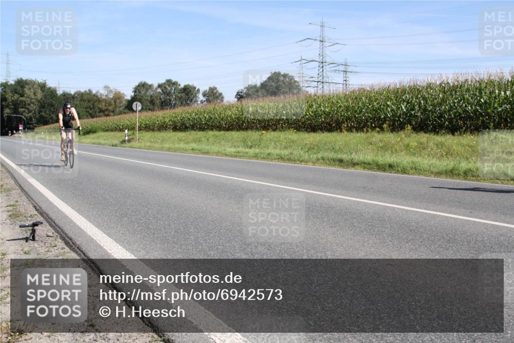 01.09.2024 - 17. Tribühne Triathlon H.Heesch http://msf.ph/oto/6942573 01.09.2024 11:13:41 Radfahren 328, 398, 432 meine-sportfotos.de