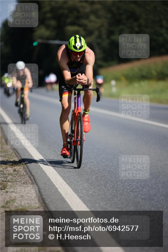 01.09.2024 - 17. Tribühne Triathlon H.Heesch http://msf.ph/oto/6942577 01.09.2024 11:22:10 Radfahren 355, 384, 394, 426, 436, 454 meine-sportfotos.de