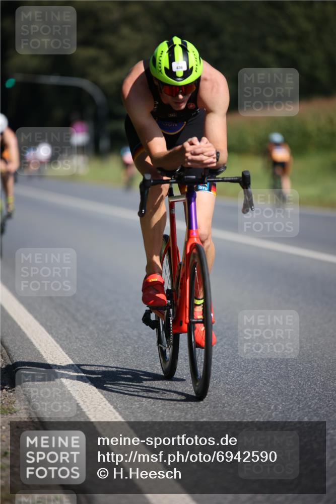 01.09.2024 - 17. Tribühne Triathlon H.Heesch http://msf.ph/oto/6942590 01.09.2024 11:22:10 Radfahren 355, 384, 394, 426, 436, 454 meine-sportfotos.de
