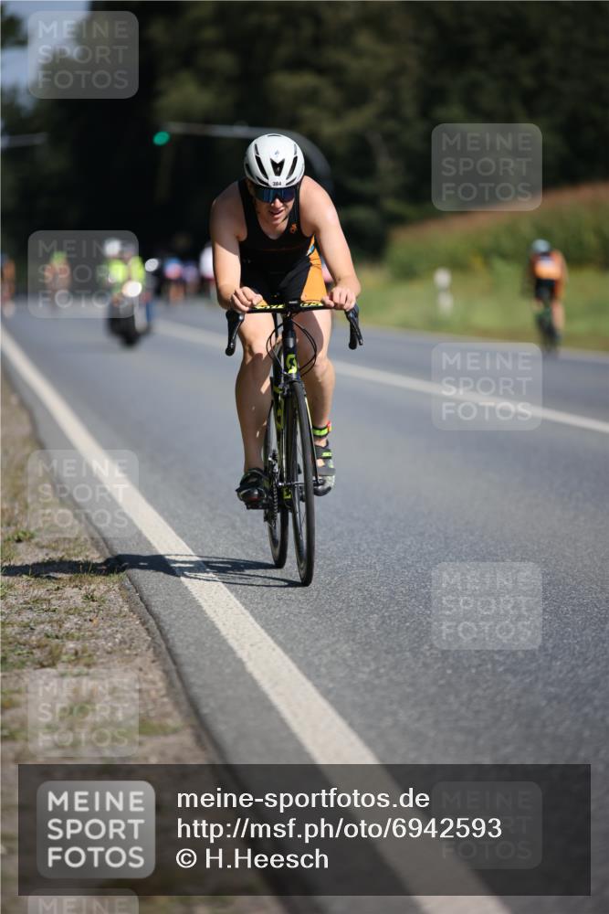 01.09.2024 - 17. Tribühne Triathlon H.Heesch http://msf.ph/oto/6942593 01.09.2024 11:22:11 Radfahren 355, 384, 394, 426, 430, 436, 454 meine-sportfotos.de